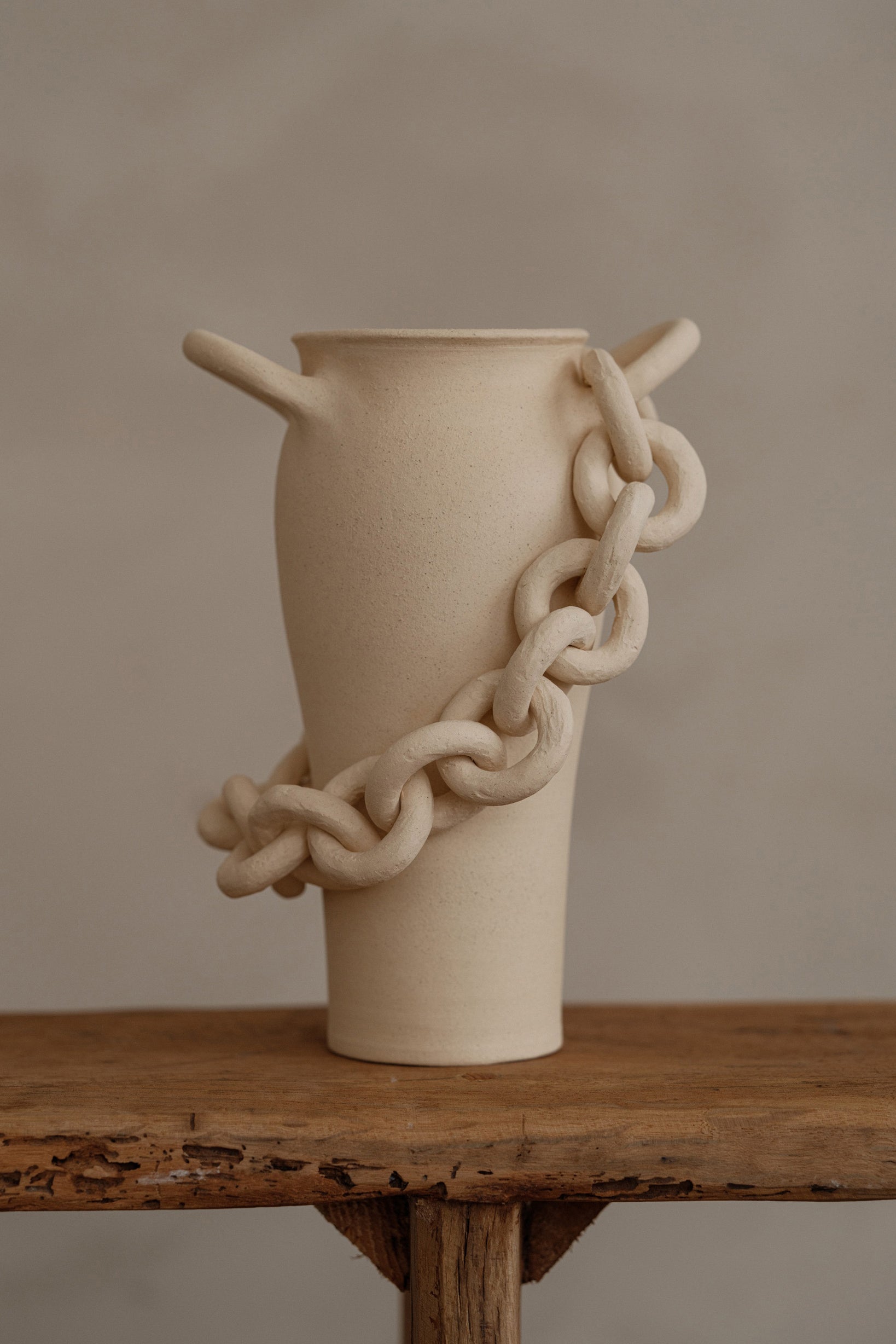 MORA CHAINED VESSEL — LUXURY HANDMADE VASE — TWIG & BEETLE – INK +