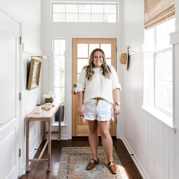 6 THINGS WITH ANASTASIA CASEY