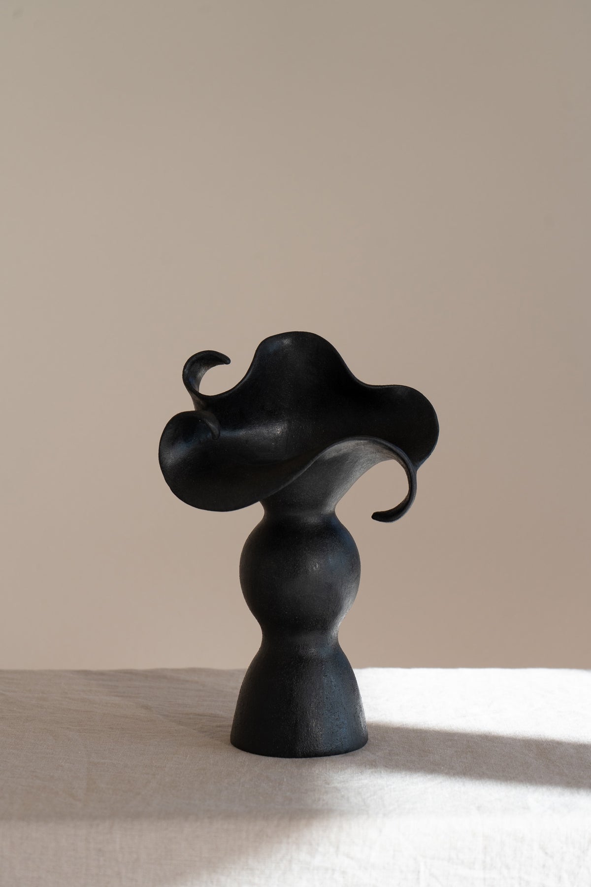 PRE-ORDER AMOROUS SCULPTURAL VESSEL INK