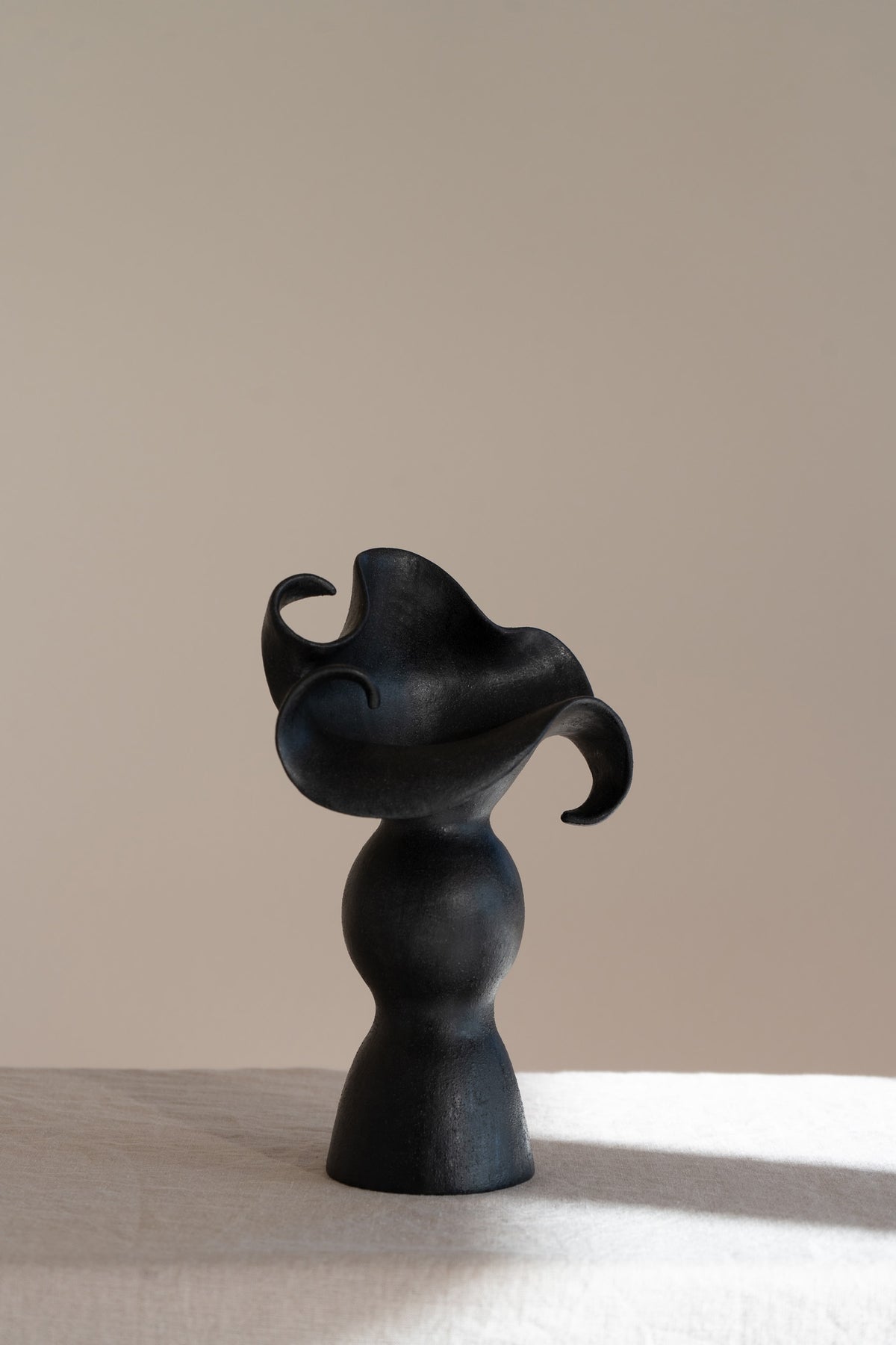 PRE-ORDER AMOROUS SCULPTURAL VESSEL INK