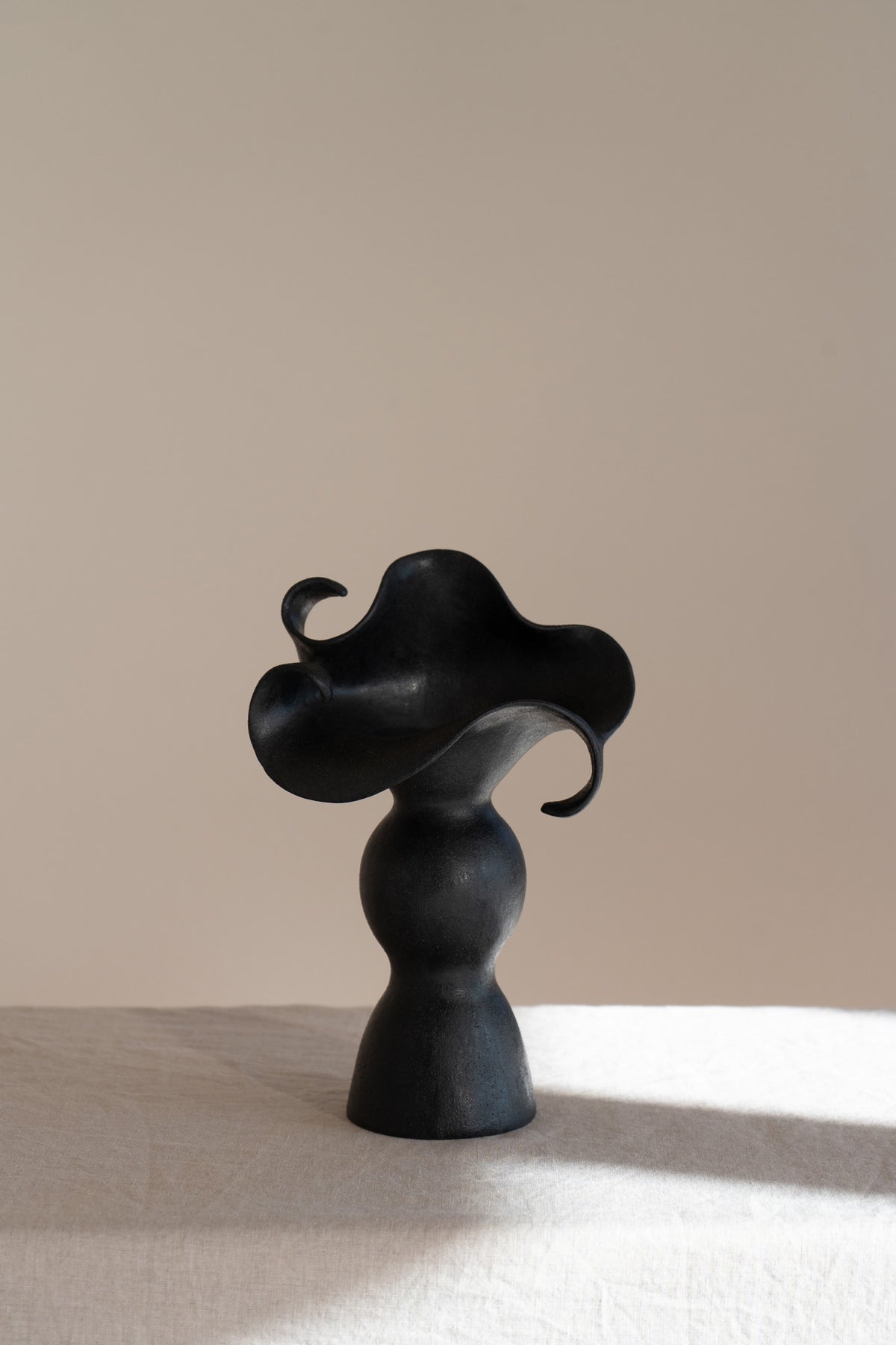 PRE-ORDER AMOROUS SCULPTURAL VESSEL INK