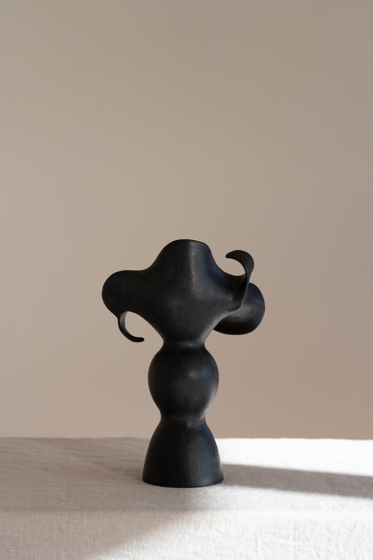 PRE-ORDER AMOROUS SCULPTURAL VESSEL INK