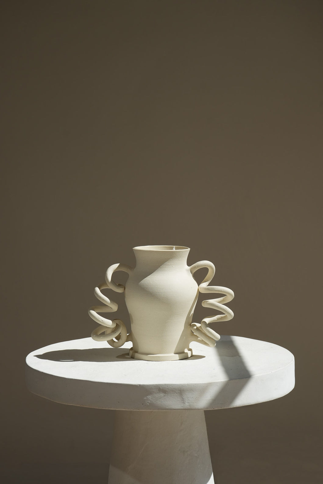 AMPHORA BOINGGG VASE