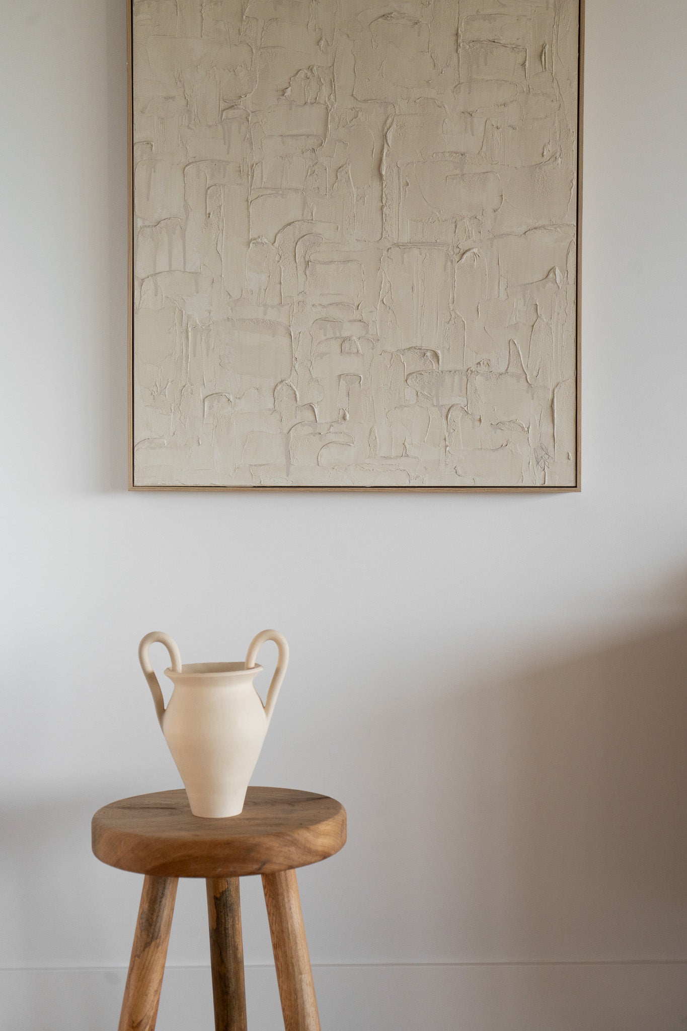 SAND SCULPTURAL VASE BY AMANDA HUMMES – INK + PORCELAIN