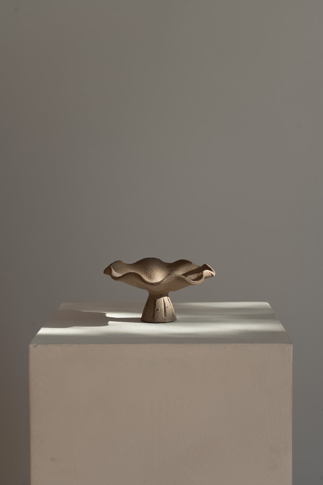 Create a home for your keys, jewelry, matches, and other small treasures with the Trinket Dish. 