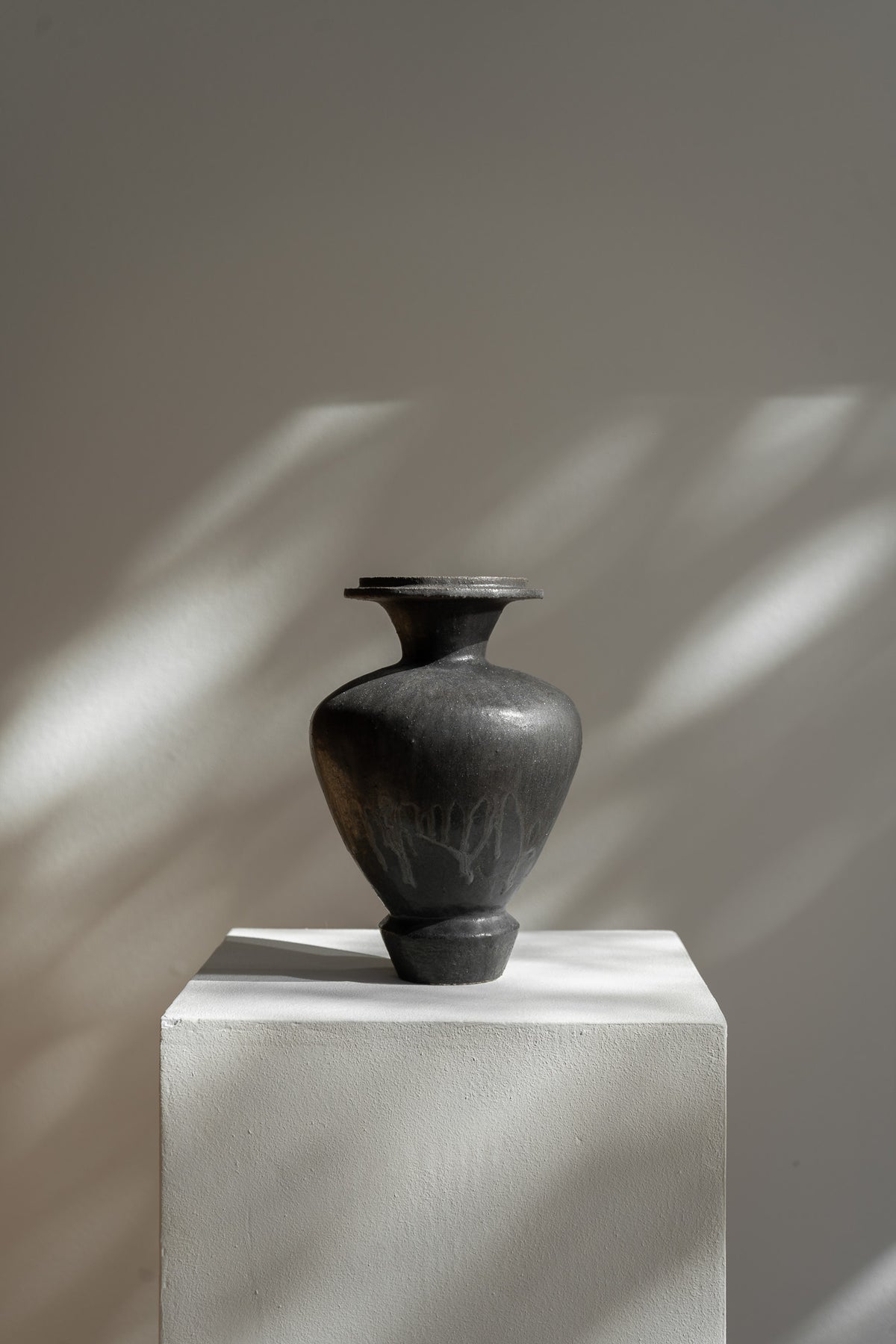 Hydria in Matte Black INK Handmade by Canoa Lab in Spain