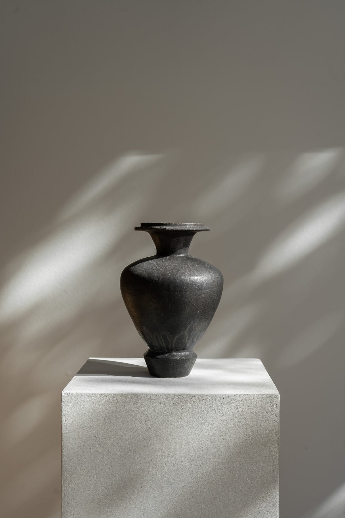 Hydria in Matte Black INK Handmade by Canoa Lab in Spain