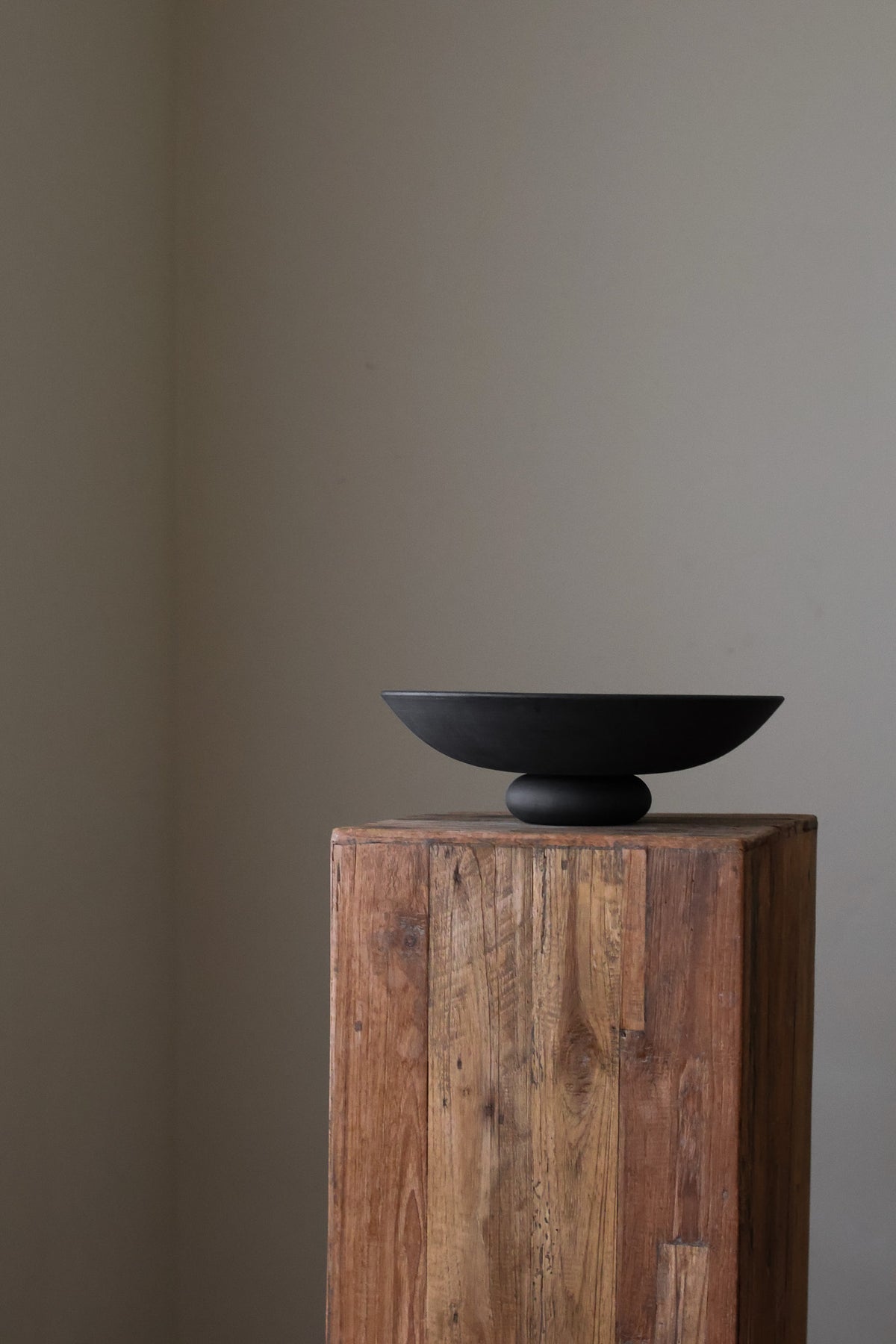 PEDESTAL FRUIT BOWL