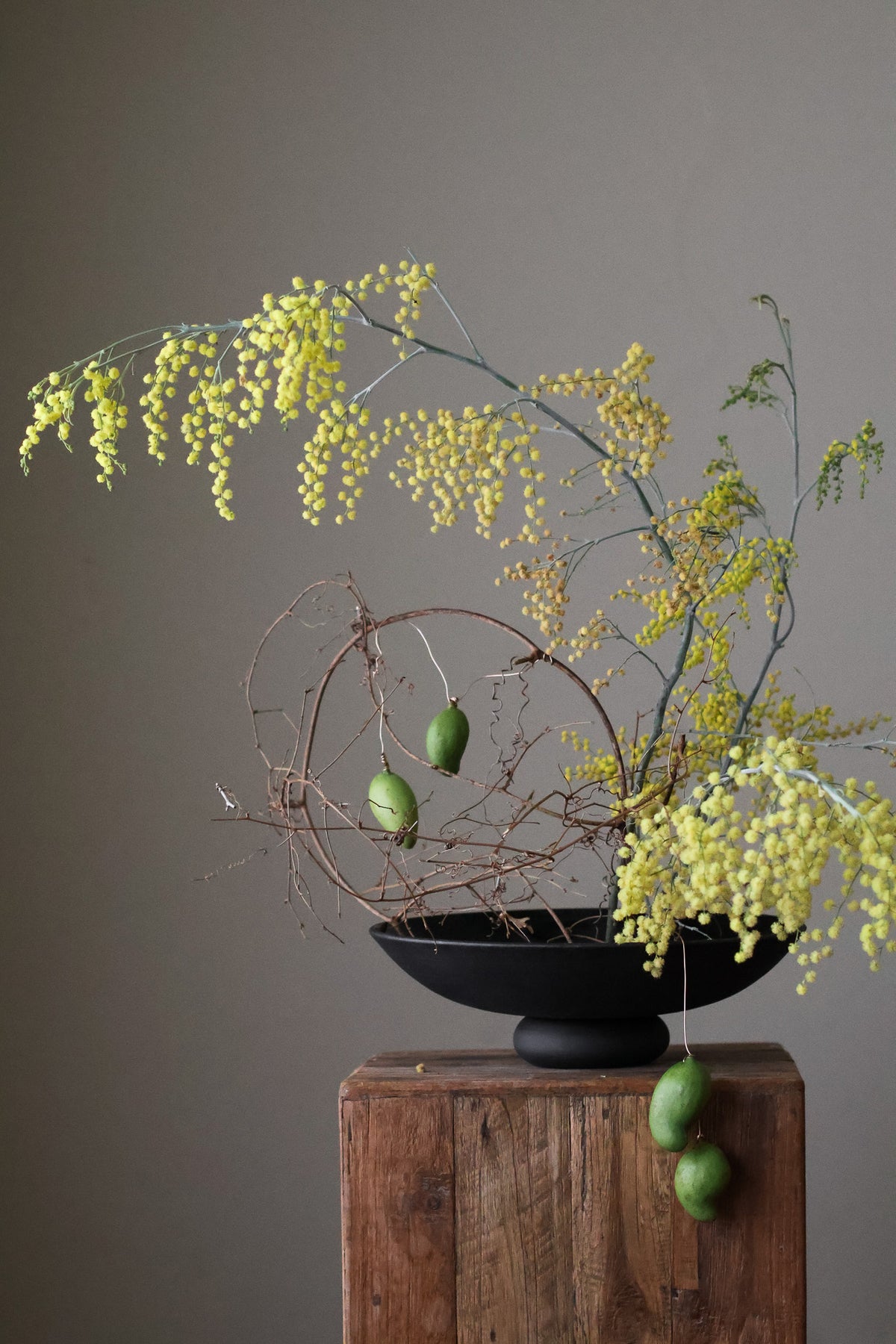 PEDESTAL FRUIT BOWL
