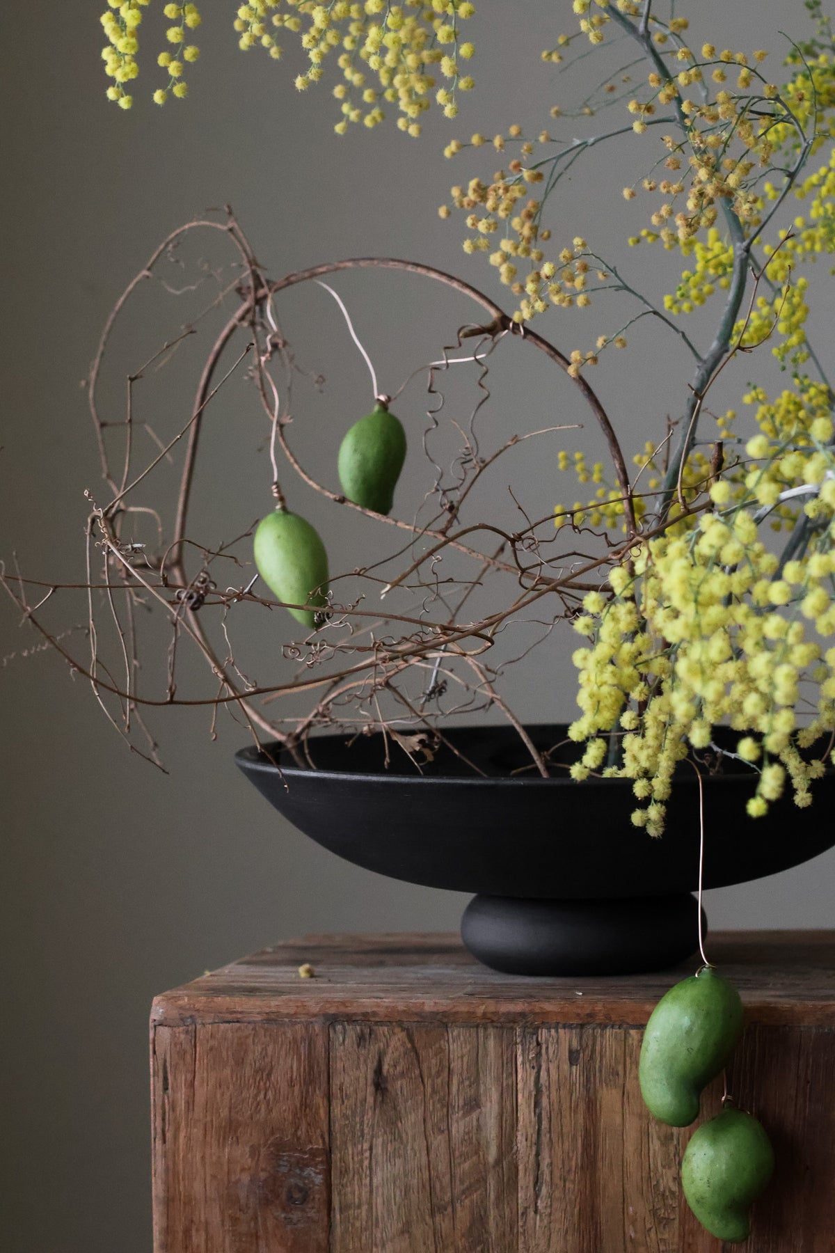 PEDESTAL FRUIT BOWL