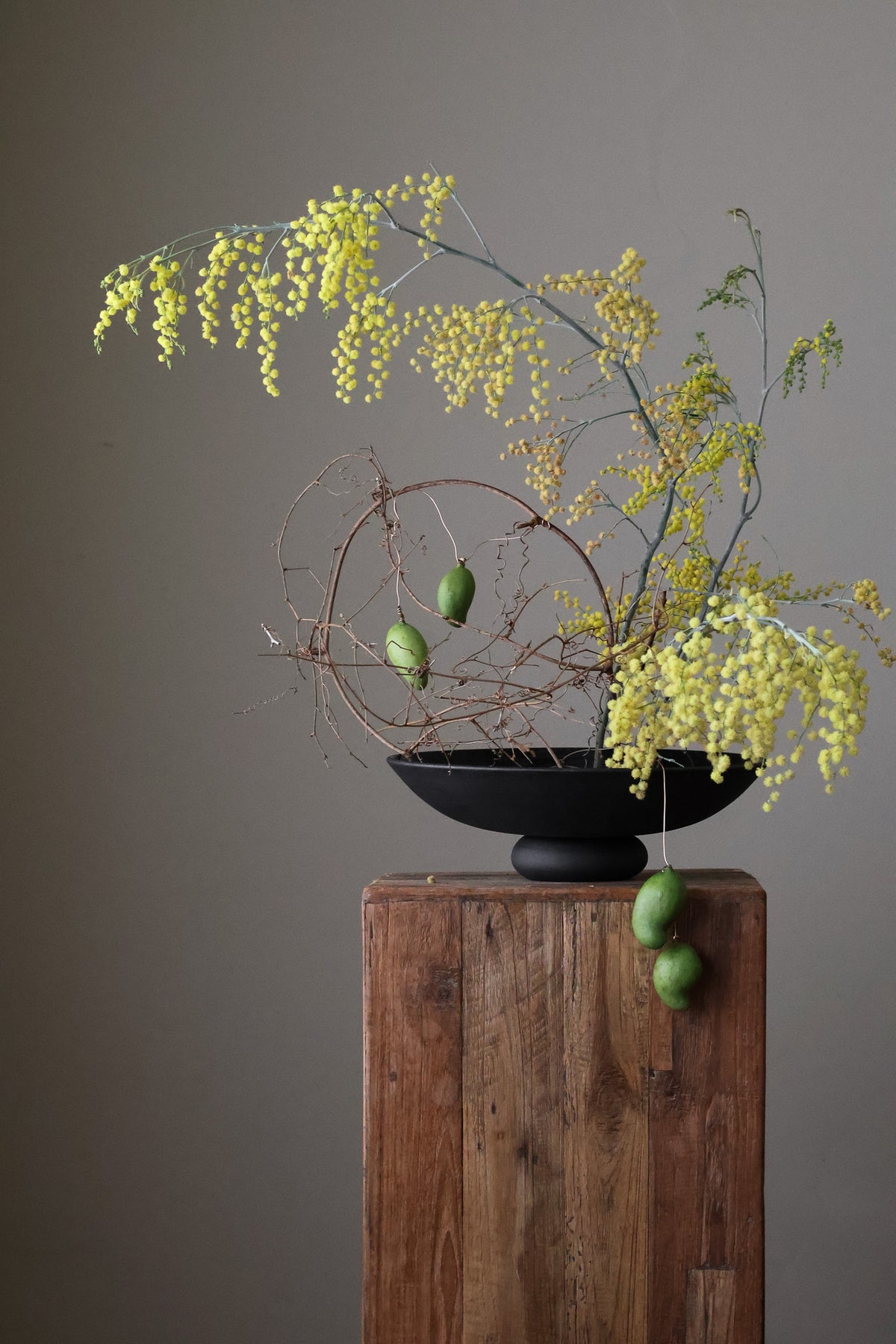 PEDESTAL FRUIT BOWL