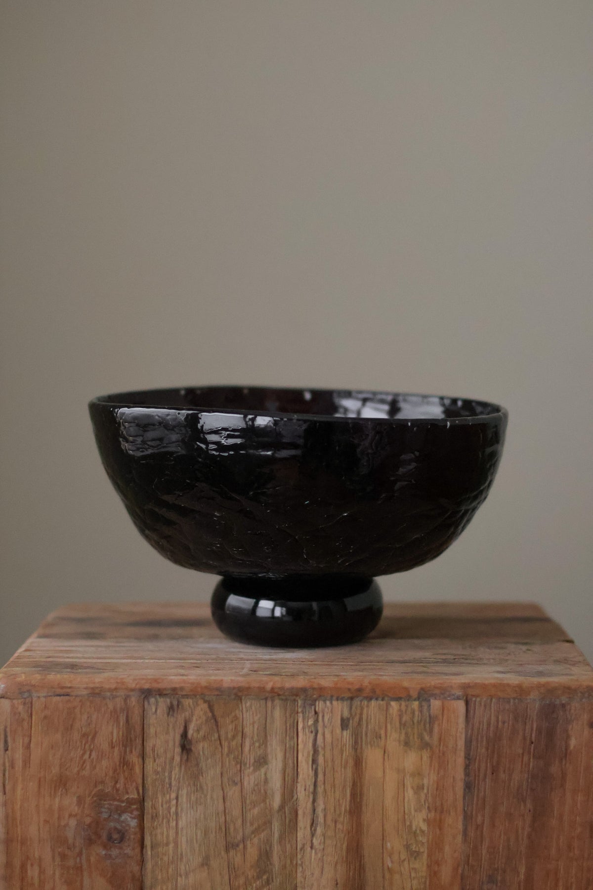 CRACKLE GLASS BOWL SMOKEY TOPAZ