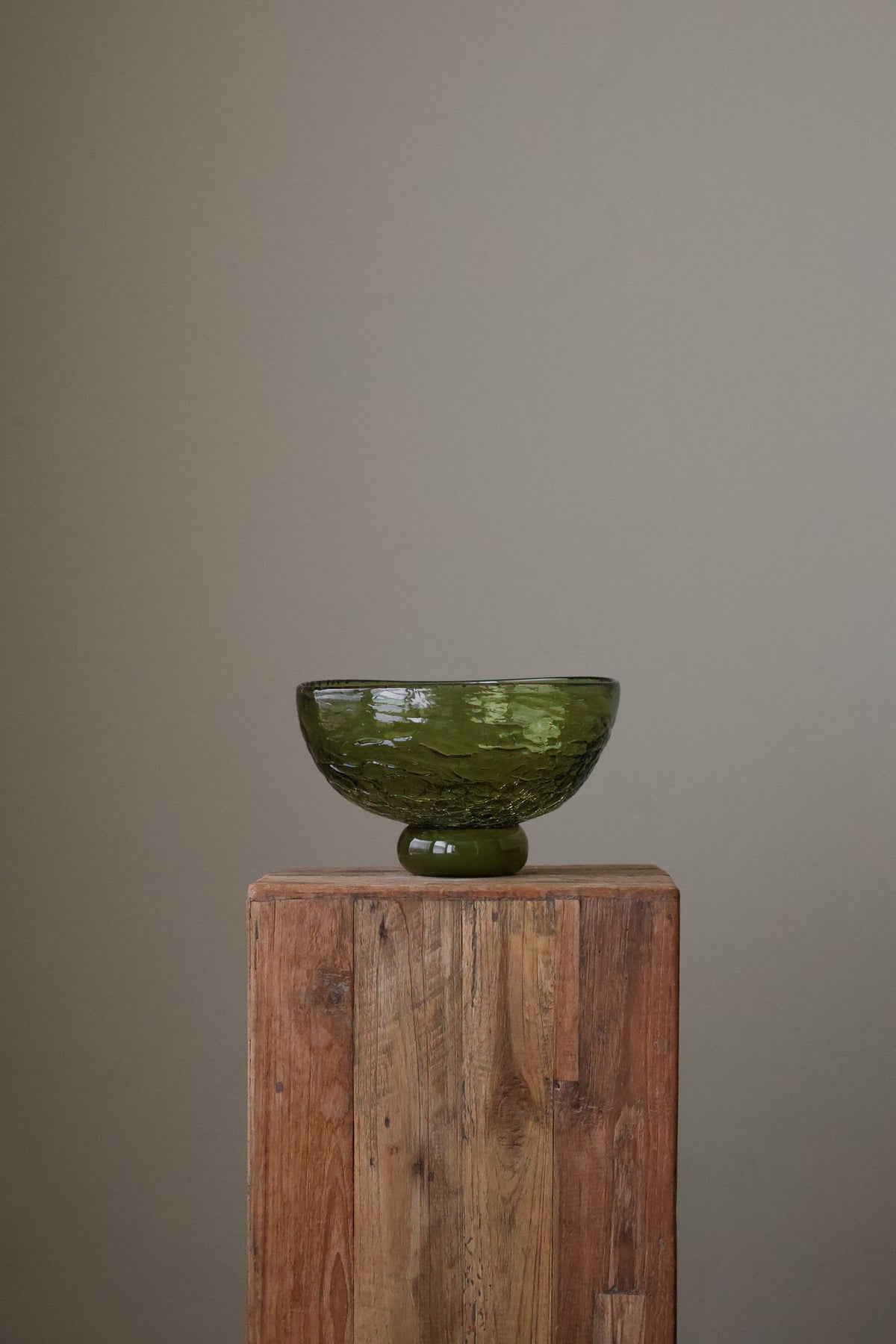 PRE-ORDER CRACKLE GLASS BOWL OLIVE