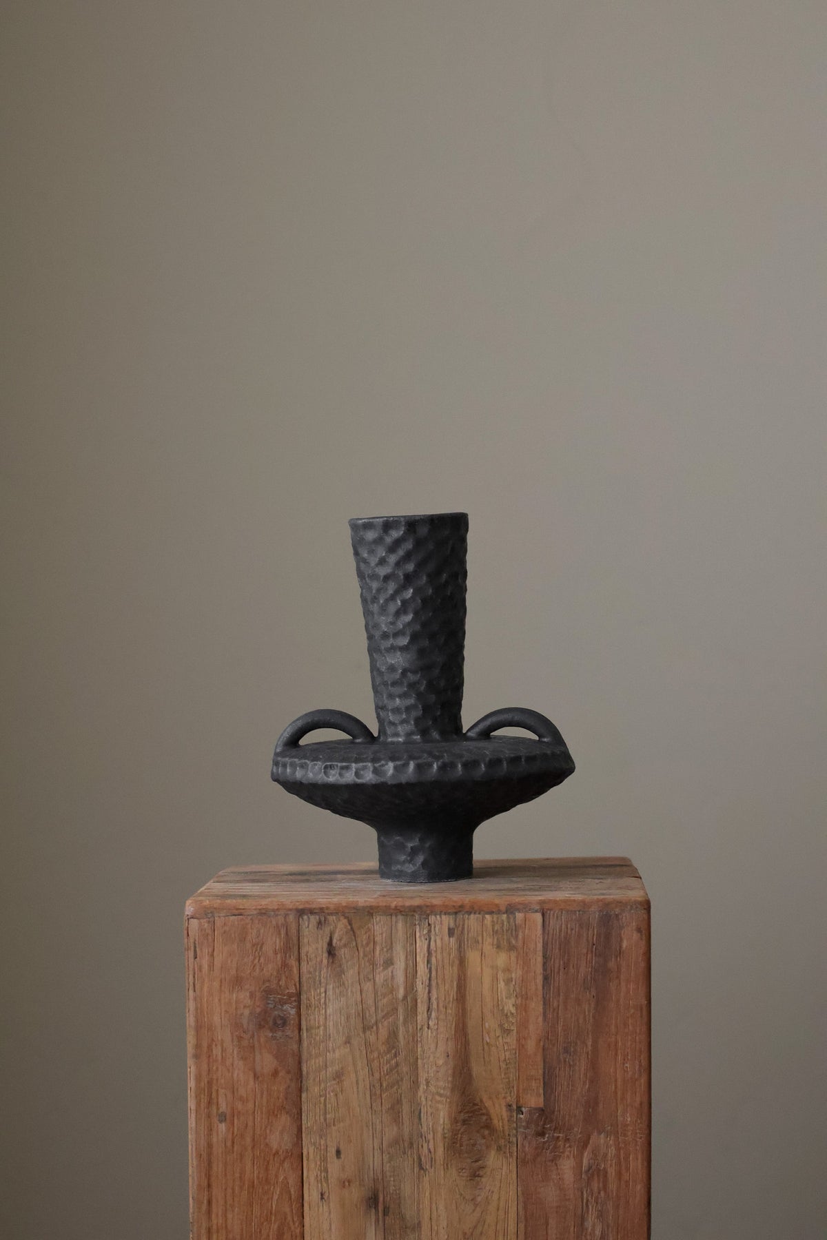 PRE-ORDER YVES SCULPTURAL VESSEL INK
