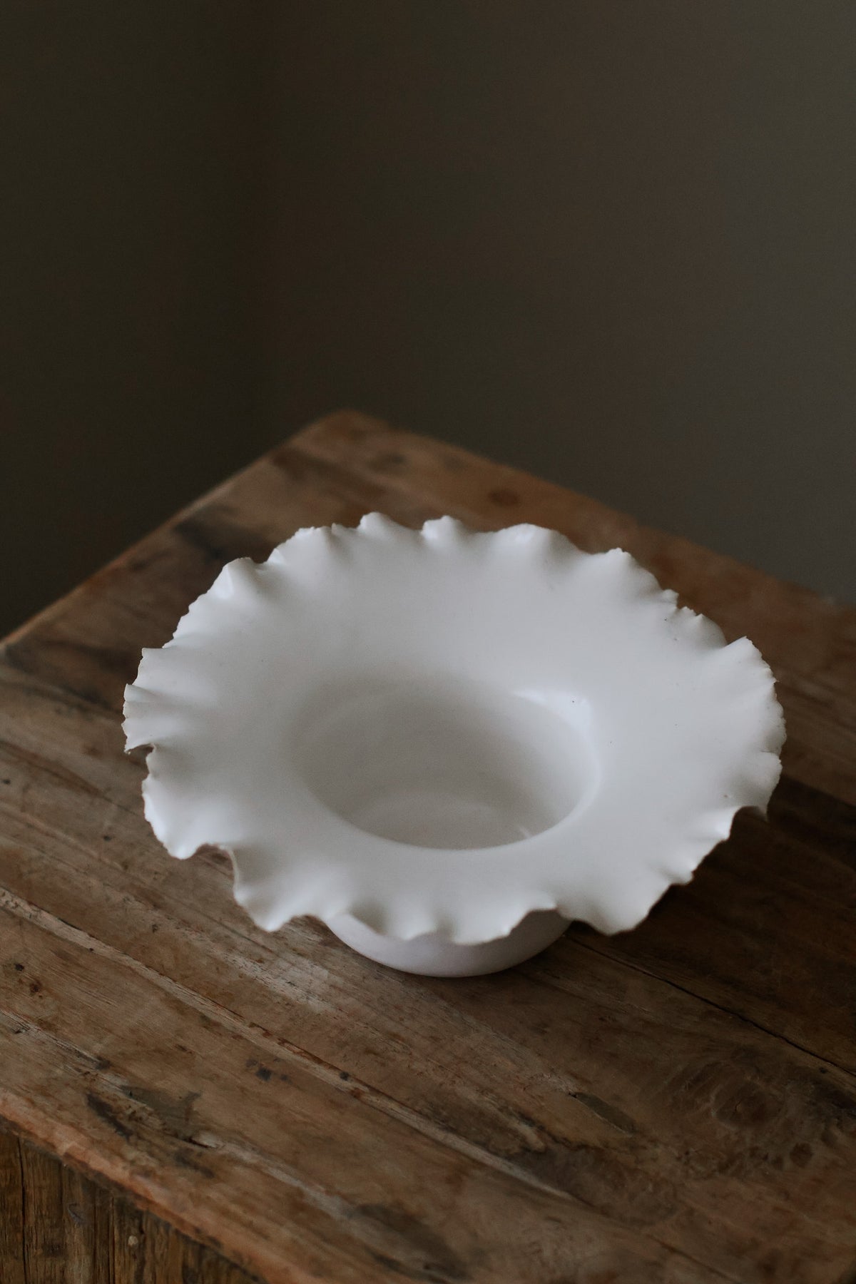 LOW FRAYED BOWL MILK
