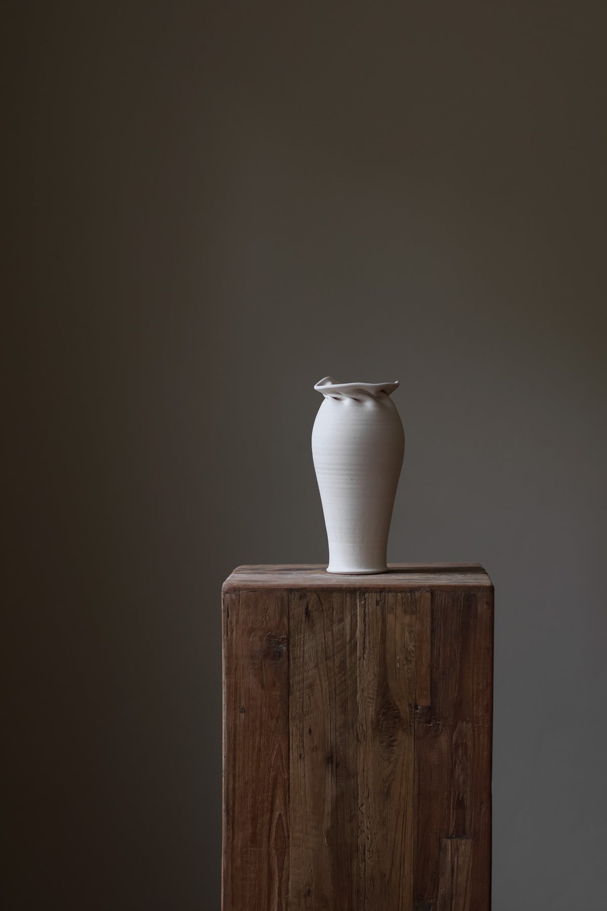 Introducing the Helix Vase, a stunning fusion of contemporary and traditional design. 