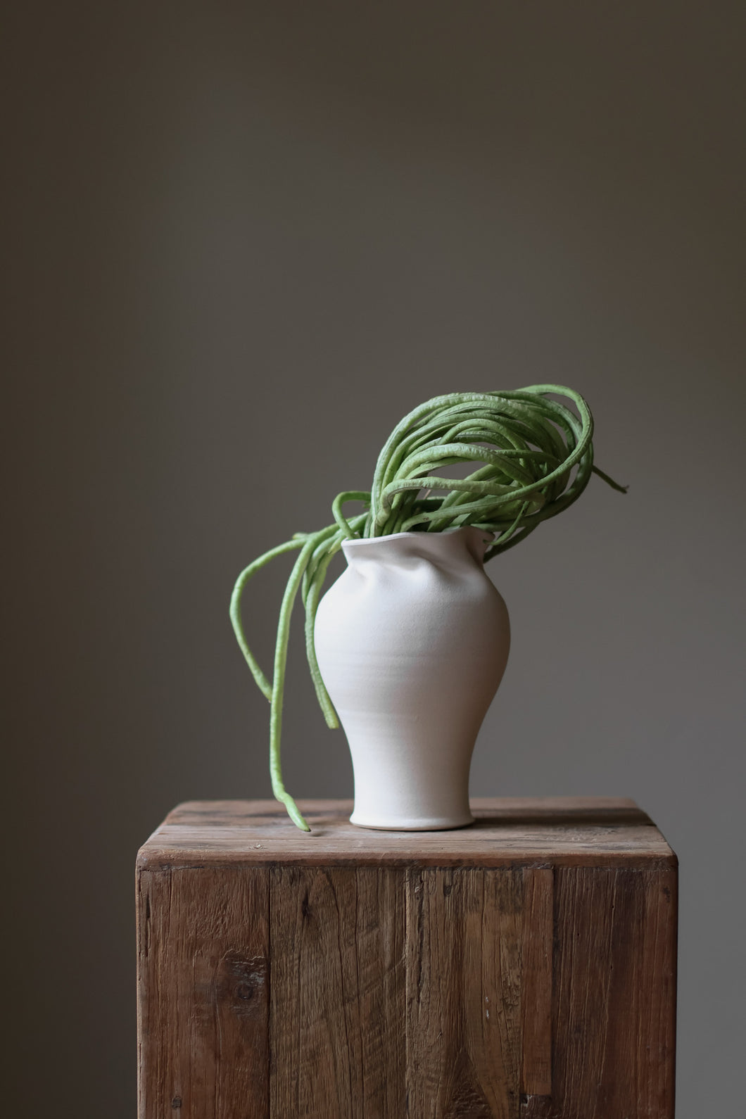 Introducing the Helix Vase, a stunning fusion of contemporary and traditional design. 