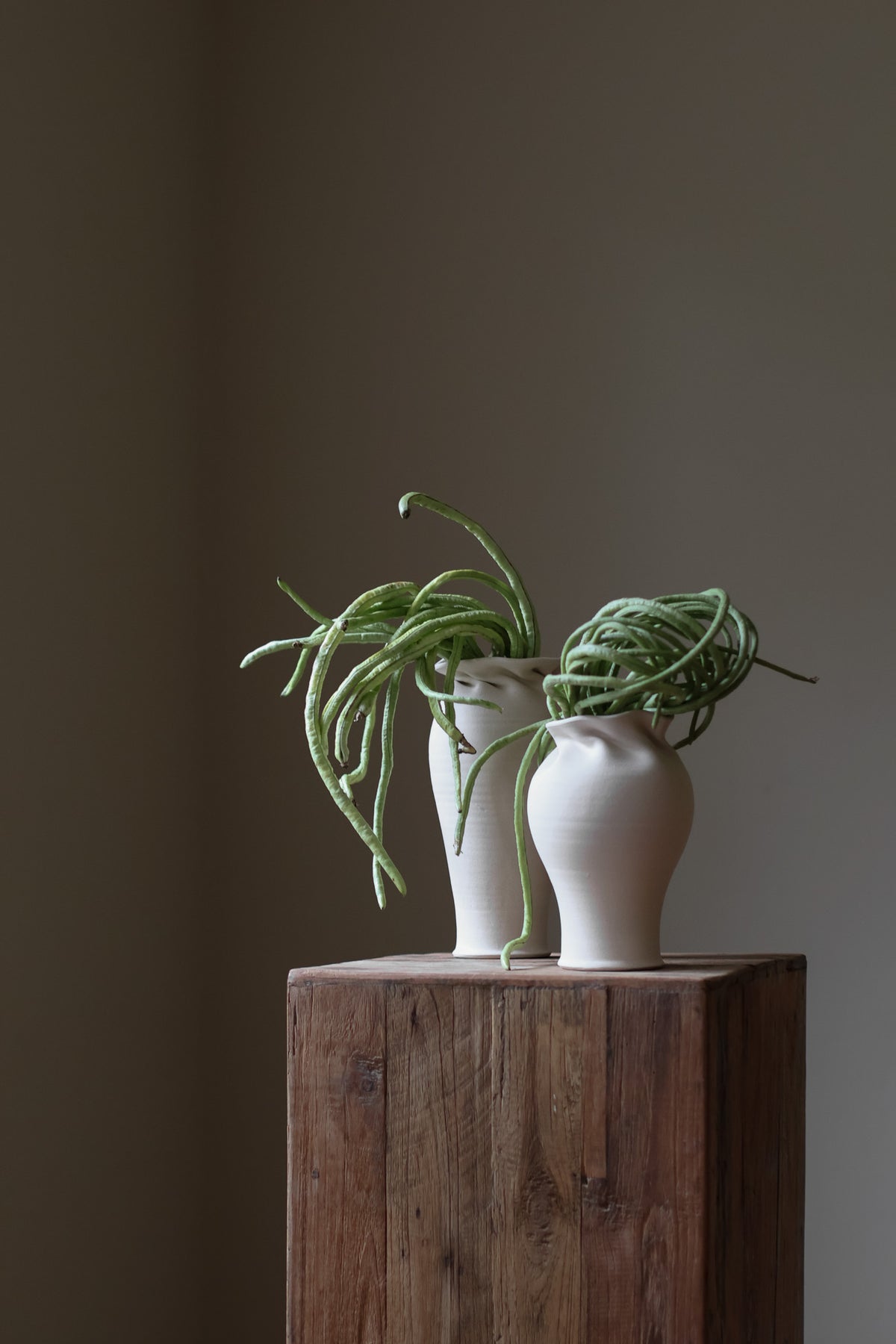Introducing the Helix Vase, a stunning fusion of contemporary and traditional design. 