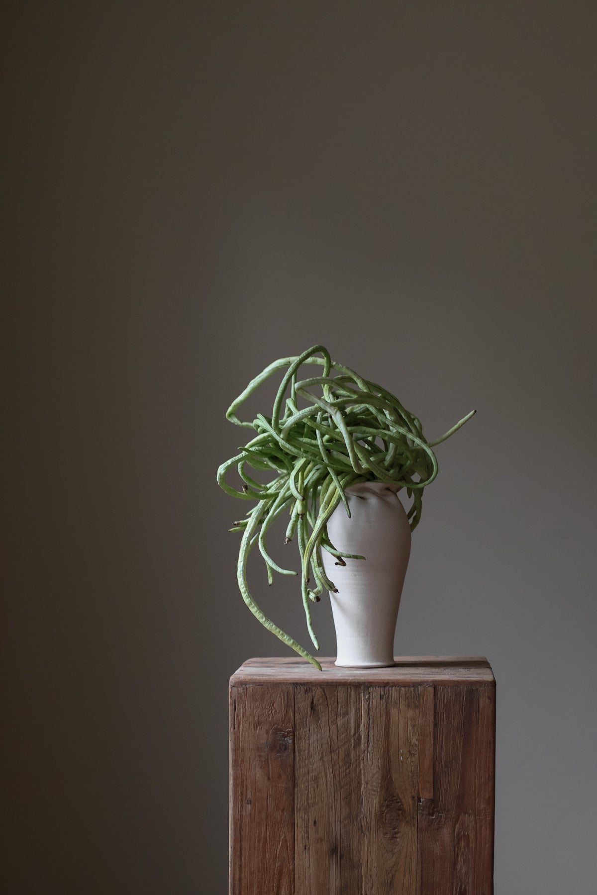 Introducing the Helix Vase, a stunning fusion of contemporary and traditional design. 