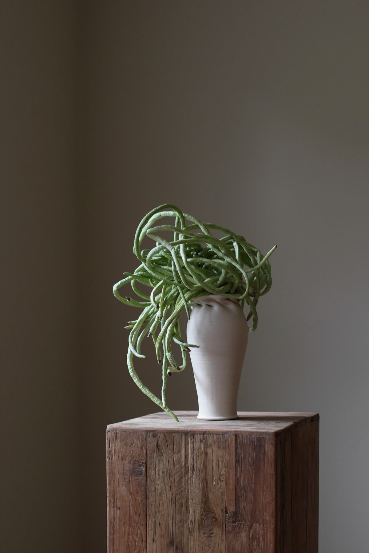 Introducing the Helix Vase, a stunning fusion of contemporary and traditional design. 