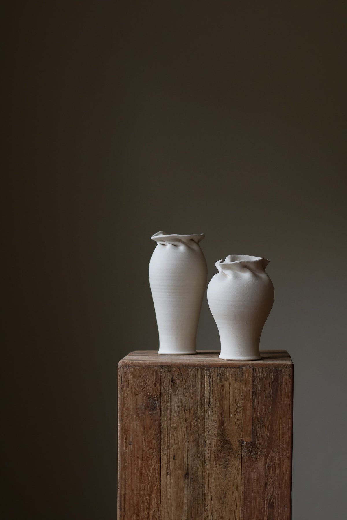 Introducing the Helix Vase, a stunning fusion of contemporary and traditional design. 
