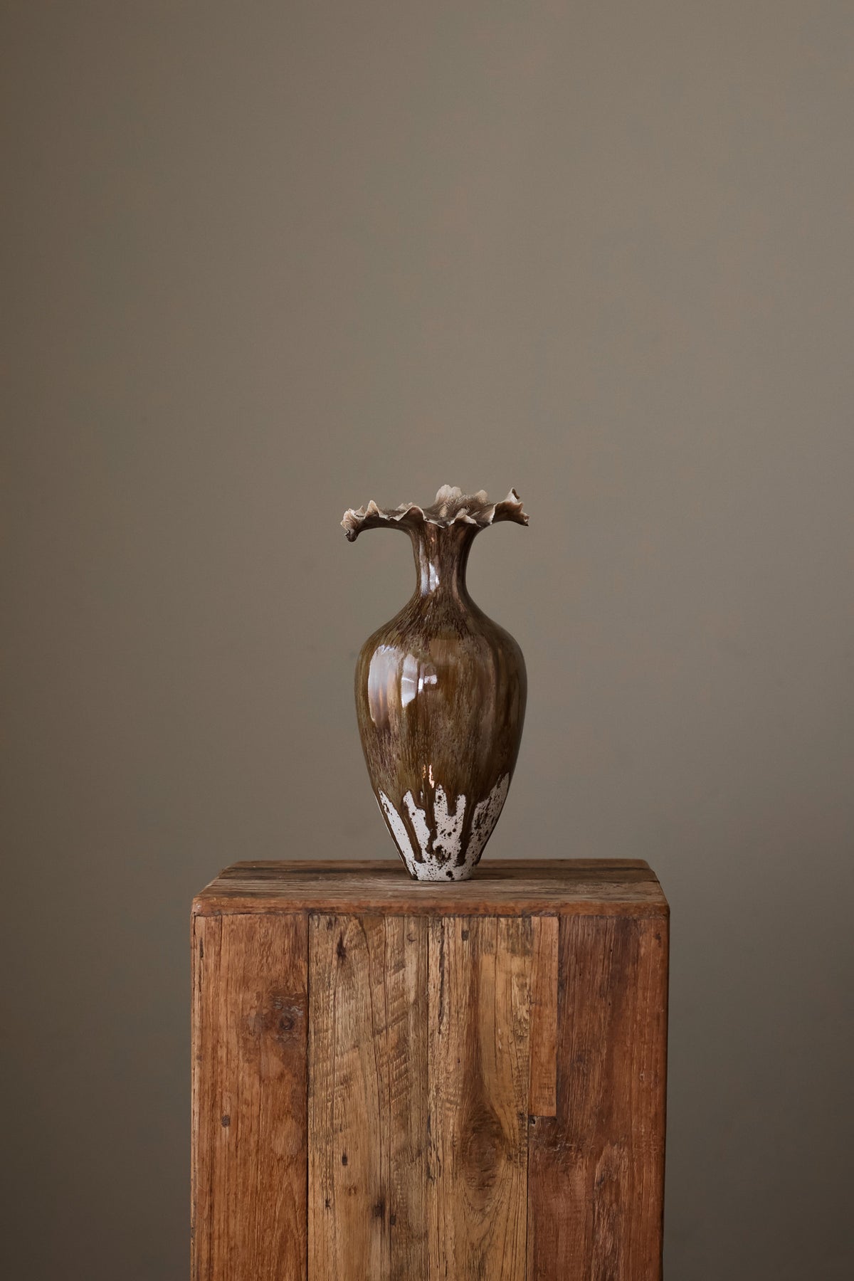 CREST VESSEL EARTH