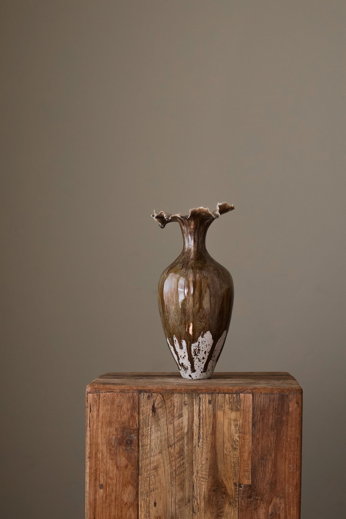 CREST VESSEL EARTH