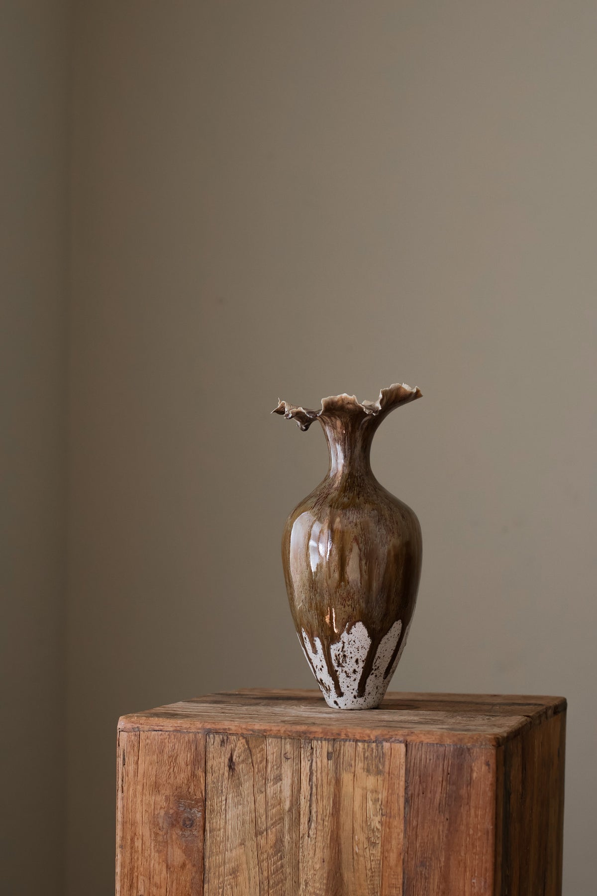 CREST VESSEL EARTH