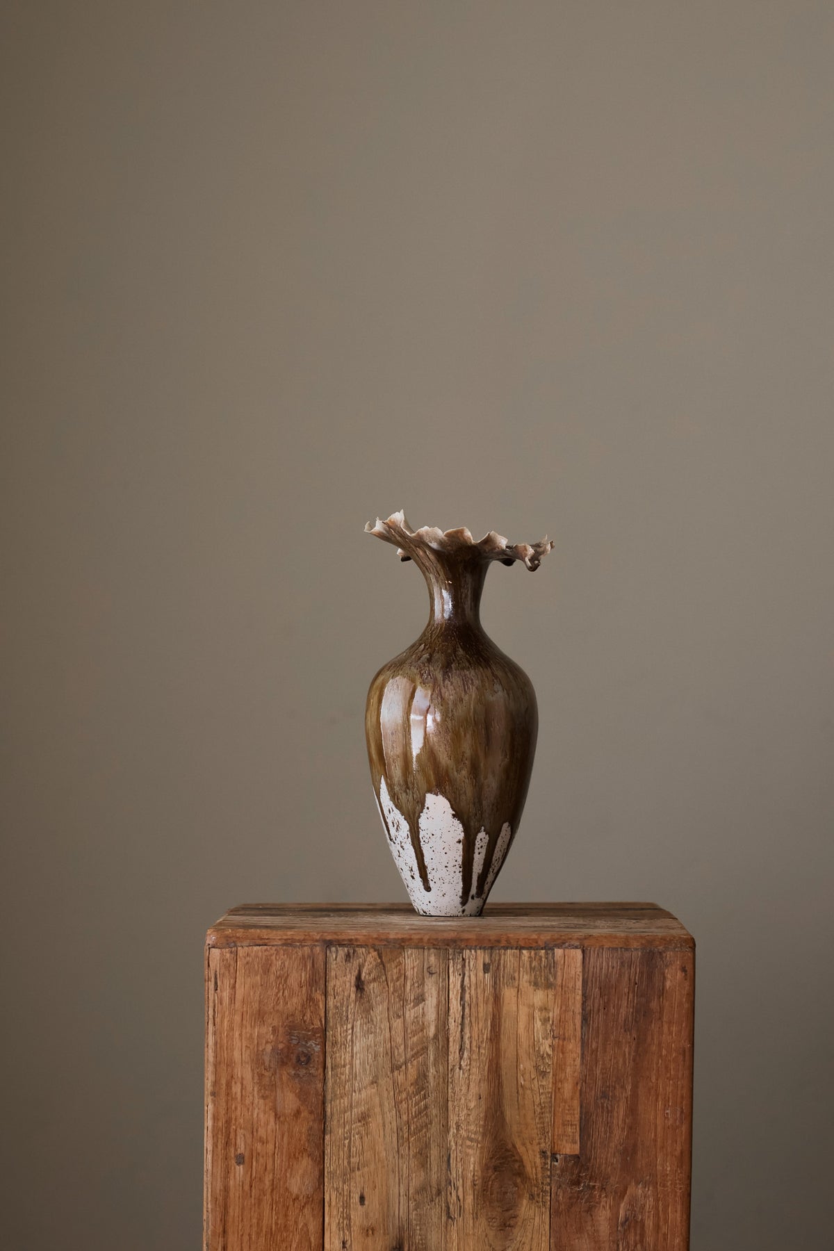 CREST VESSEL EARTH