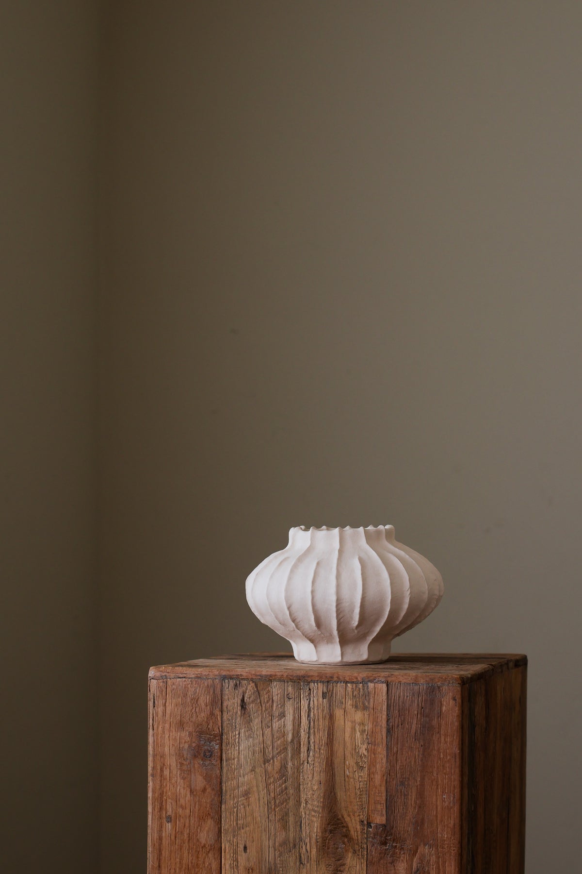 ORBIT SCULPTURAL VASE
