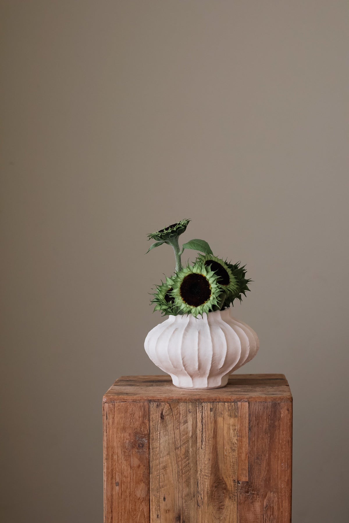 ORBIT SCULPTURAL VASE