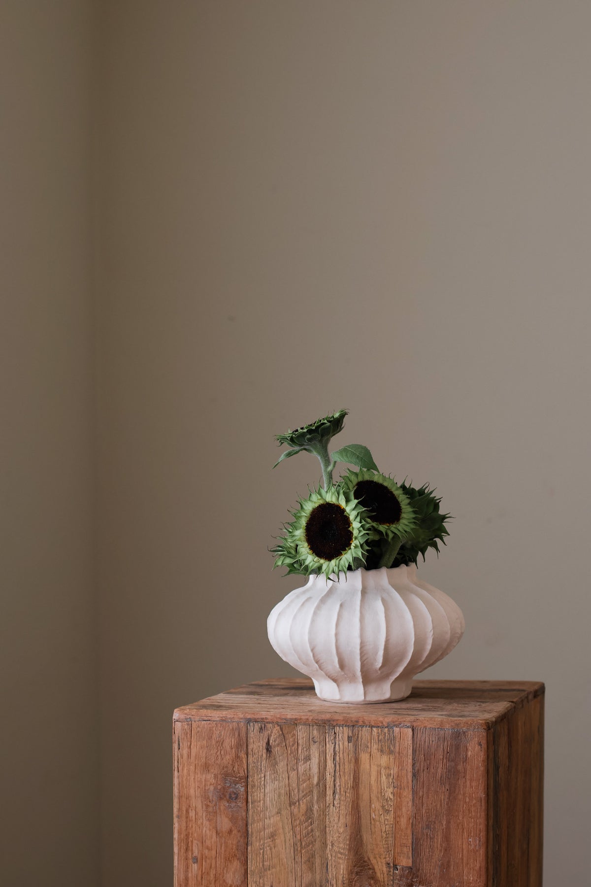 ORBIT SCULPTURAL VASE