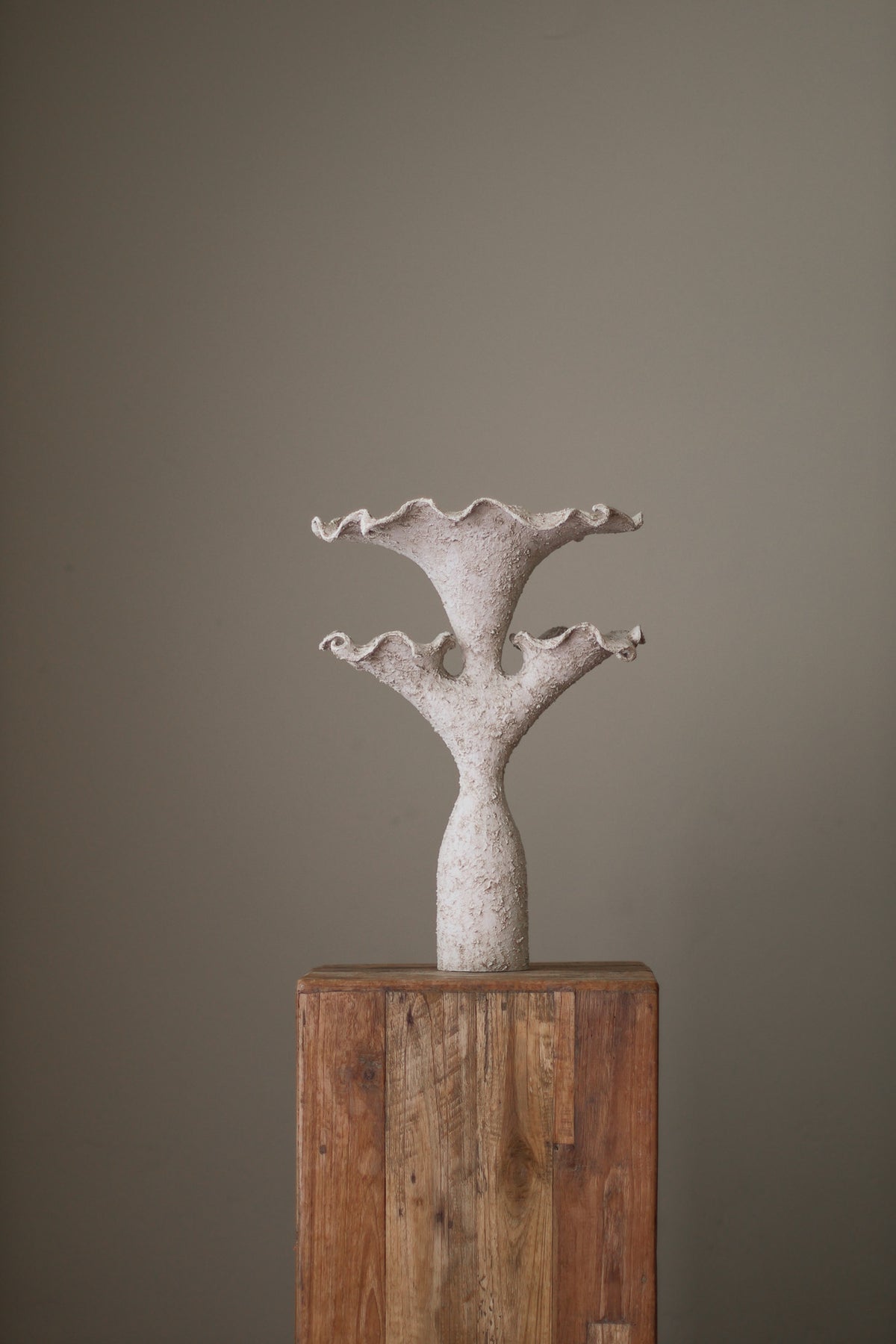 AUREA SCULPTURAL VESSEL