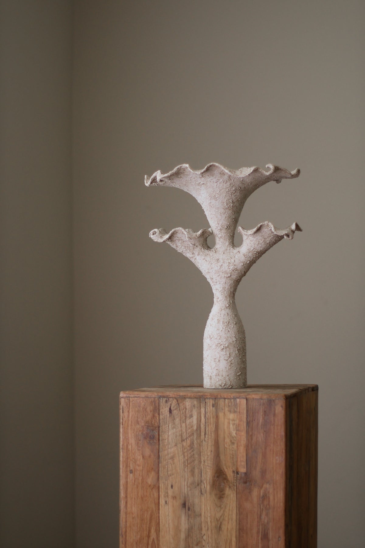 AUREA SCULPTURAL VESSEL