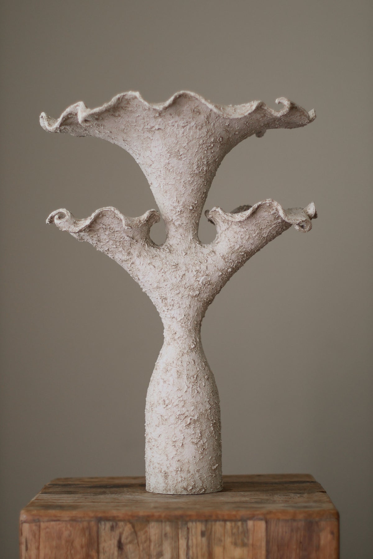 AUREA SCULPTURAL VESSEL