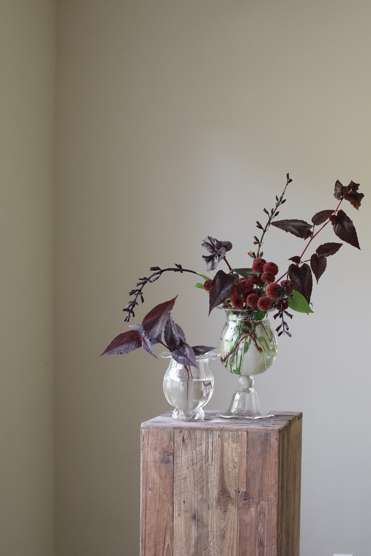 Introduce glass vessels and home decor items into your collection with the Opulent Glass Vessel. 