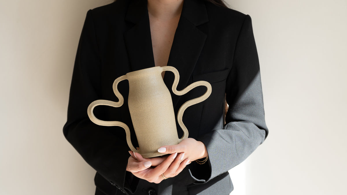 CURVY AMPHORA VASE DUNE