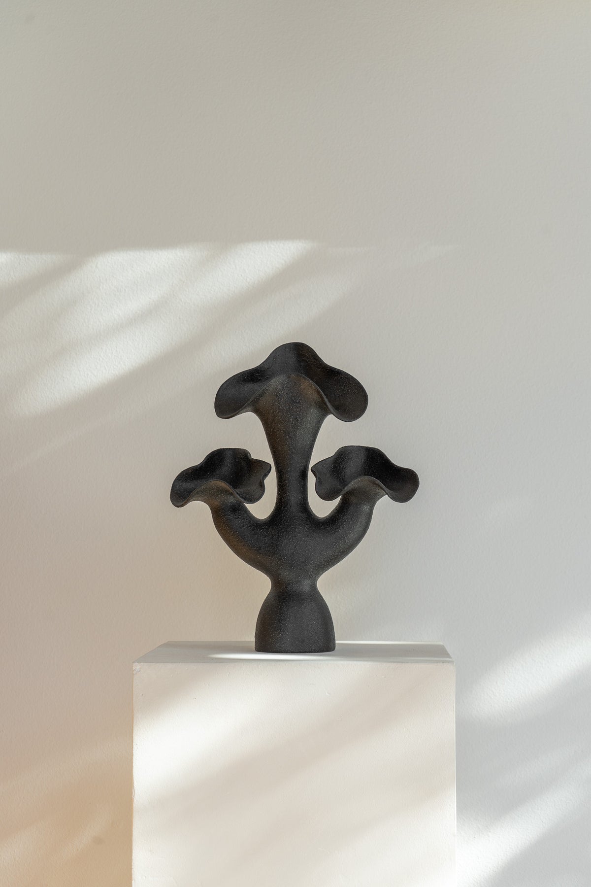 LILIES SCULPTURAL VESSEL INK