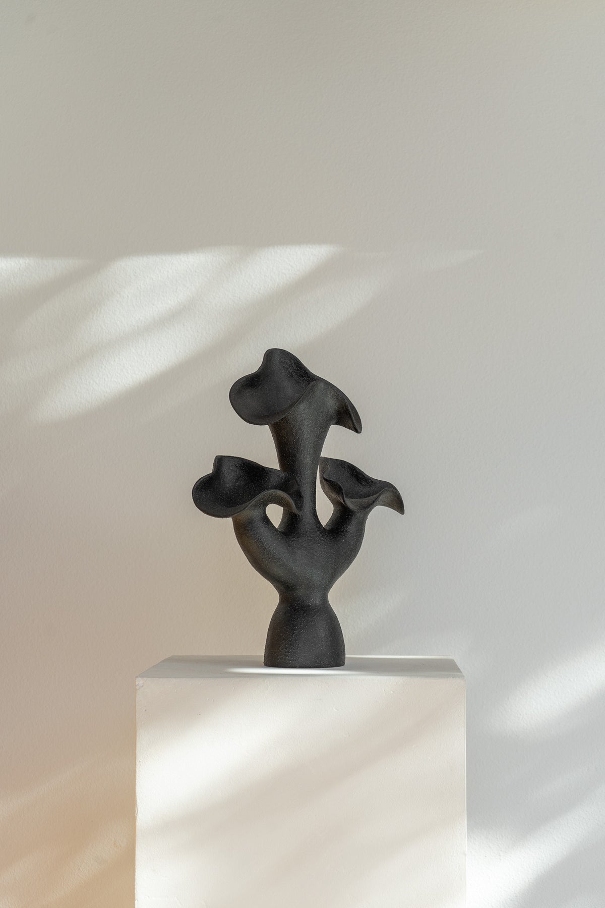 LILIES SCULPTURAL VESSEL INK
