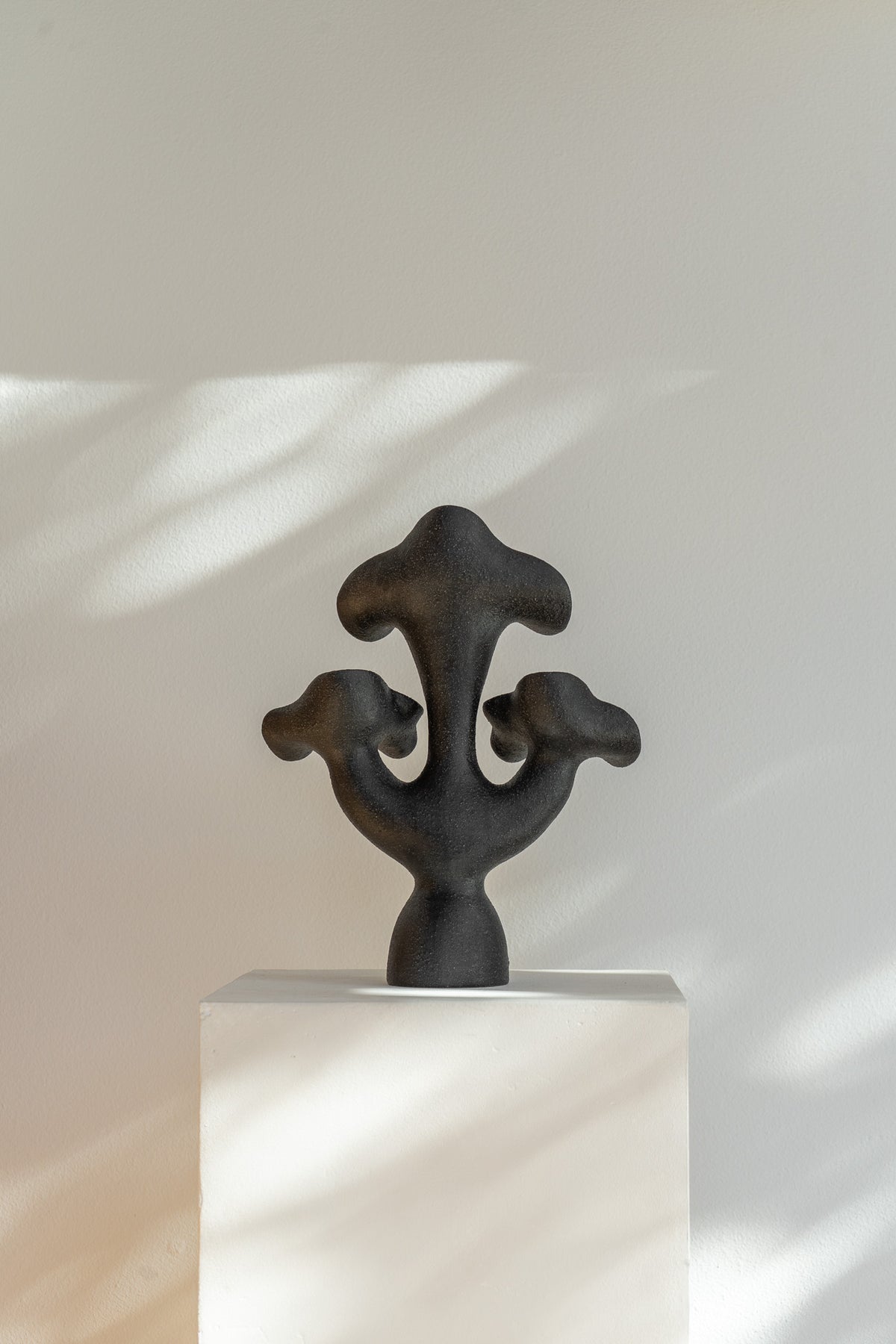 LILIES SCULPTURAL VESSEL INK