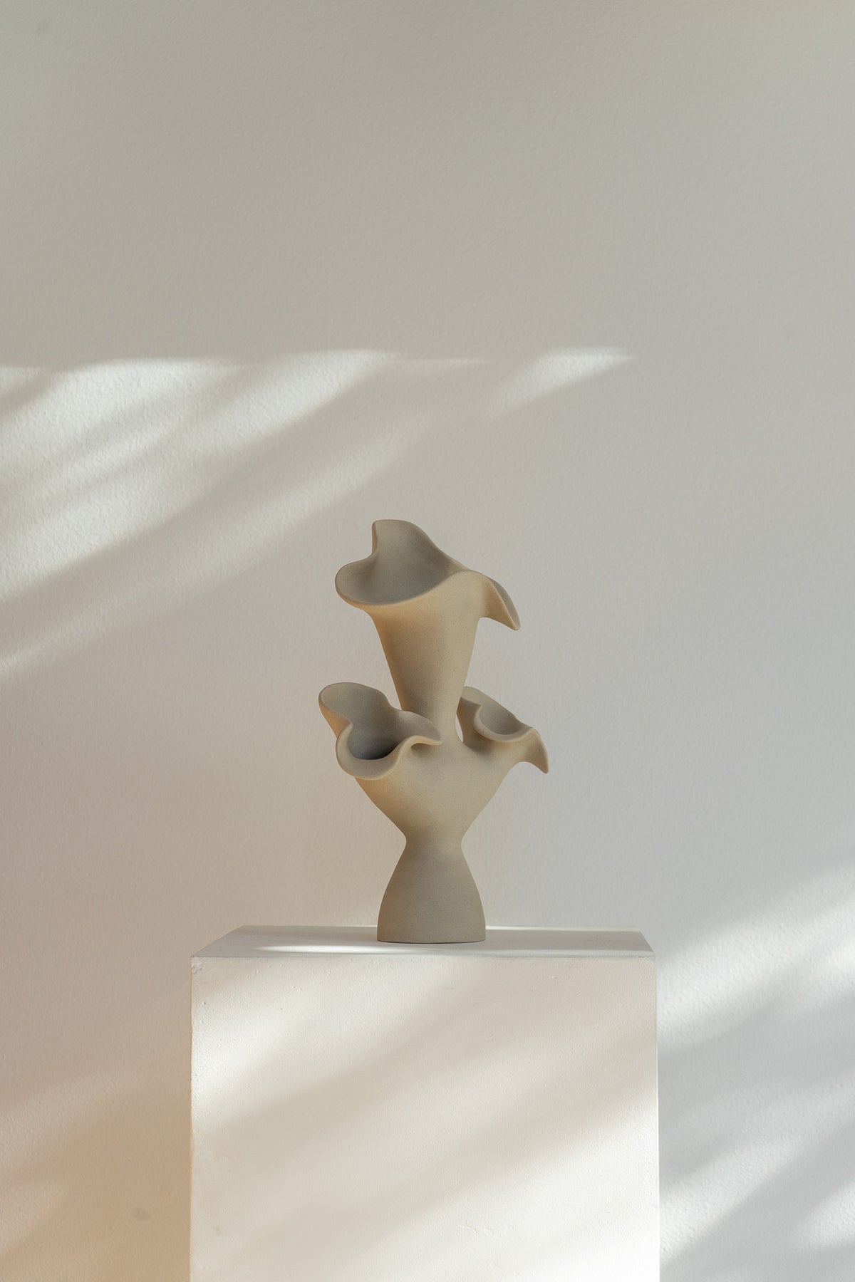 LILIES SCULPTURAL VESSEL TAUPE