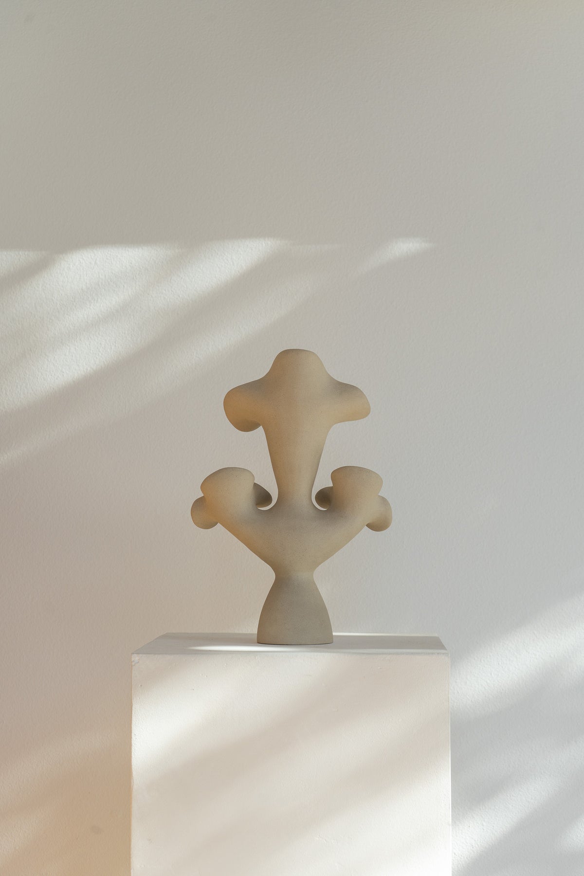 LILIES SCULPTURAL VESSEL TAUPE