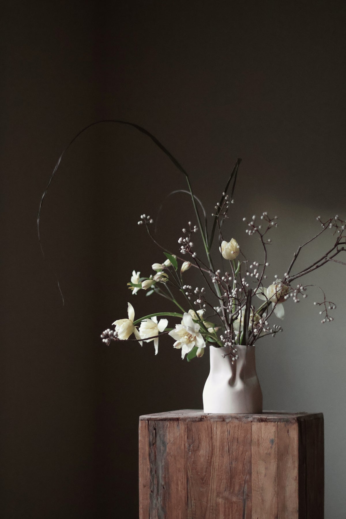 The Fluid Vase is a refined sculptural vessel that can hold your florals and greenery and add a touch of elegance to your living space. 