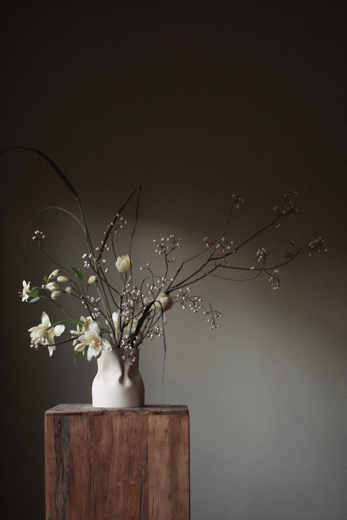The Fluid Vase is a refined sculptural vessel that can hold your florals and greenery and add a touch of elegance to your living space. 