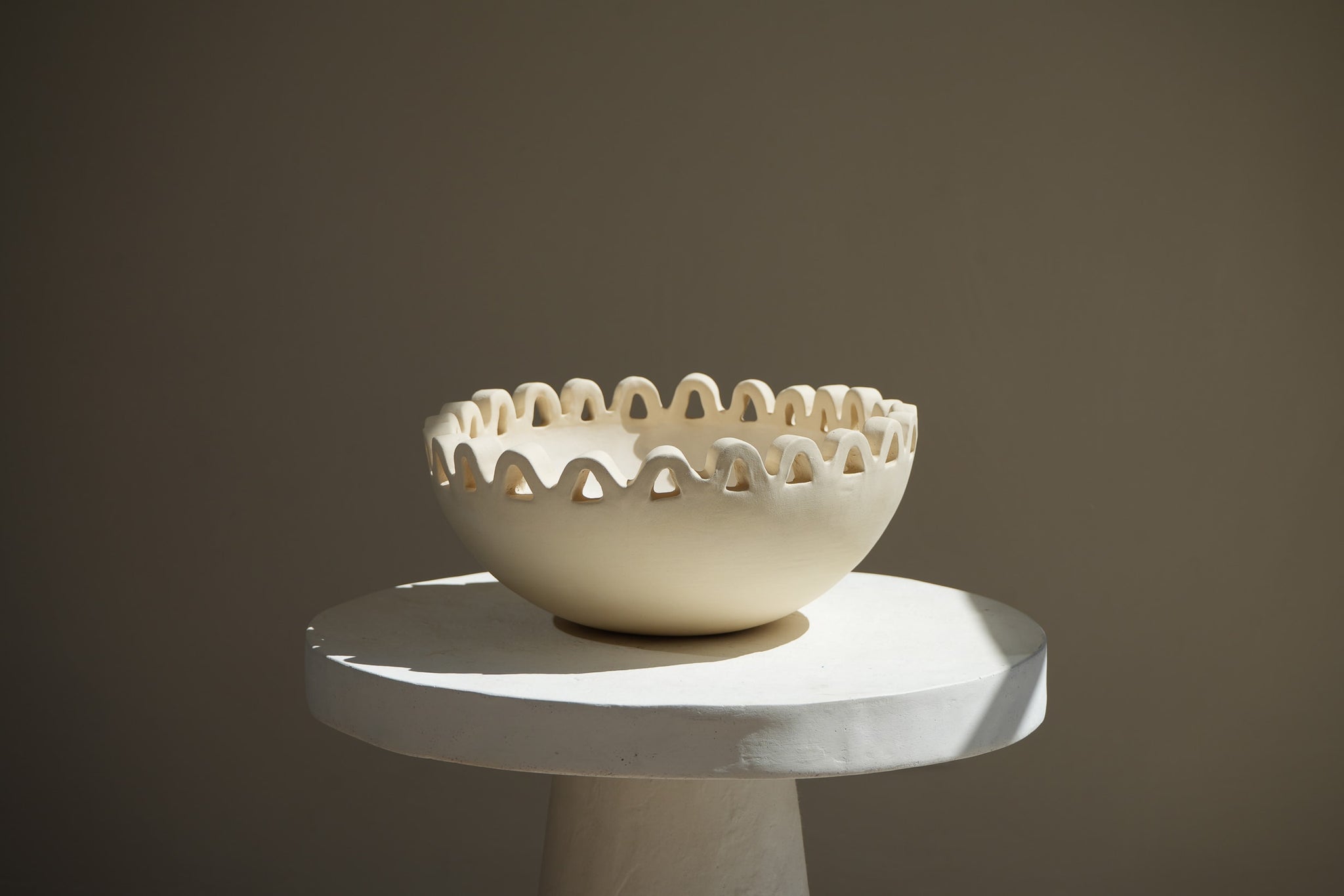 SUN CATCHALL BOWL LARGE BY AMANDA HUMMES – INK + PORCELAIN