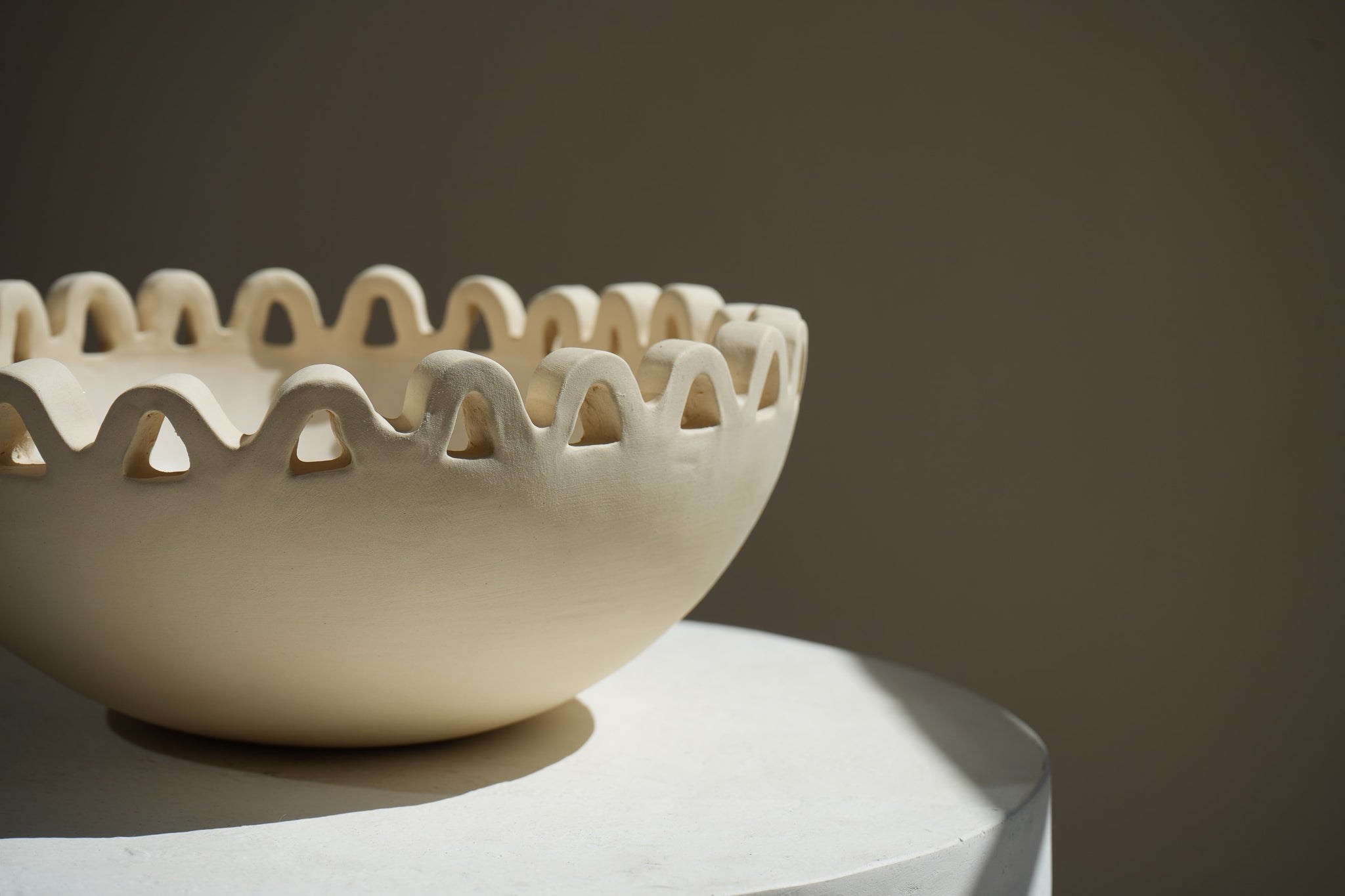 SUN CATCHALL BOWL LARGE BY AMANDA HUMMES – INK + PORCELAIN